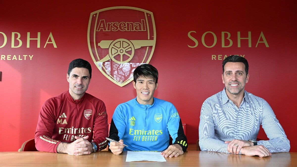 Arsenal Takehiro Tomiyasunun sozlesmesini uzatti