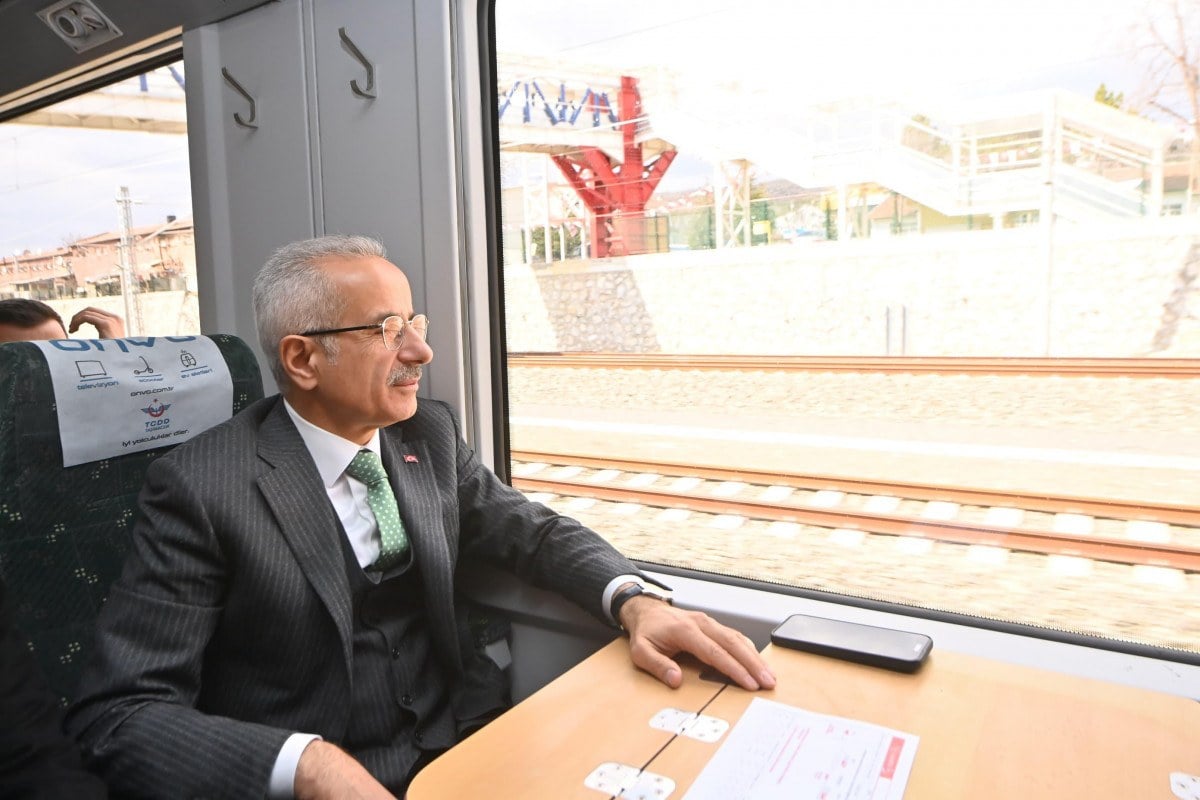 Istanbul ve Ankara arasi 80 dakikaya inecek Super hizli tren