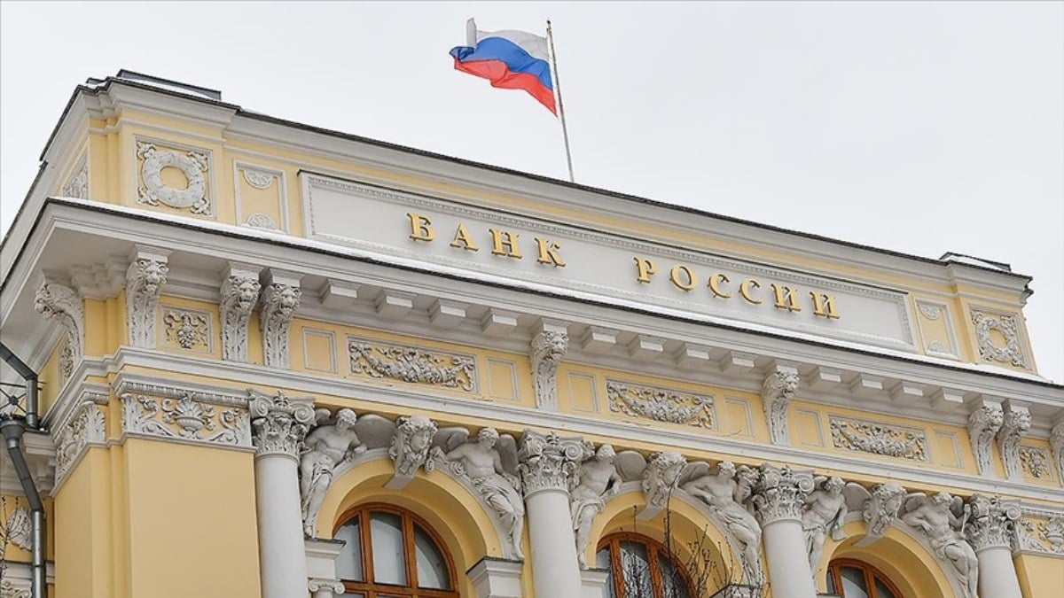 Rusya Merkez Bankasi politika faizini sabit tuttu