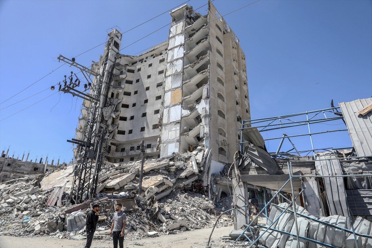 1712518278 957 Gazzede hayatini kaybedenlerin sayisi 33 bin 175e yukseldi