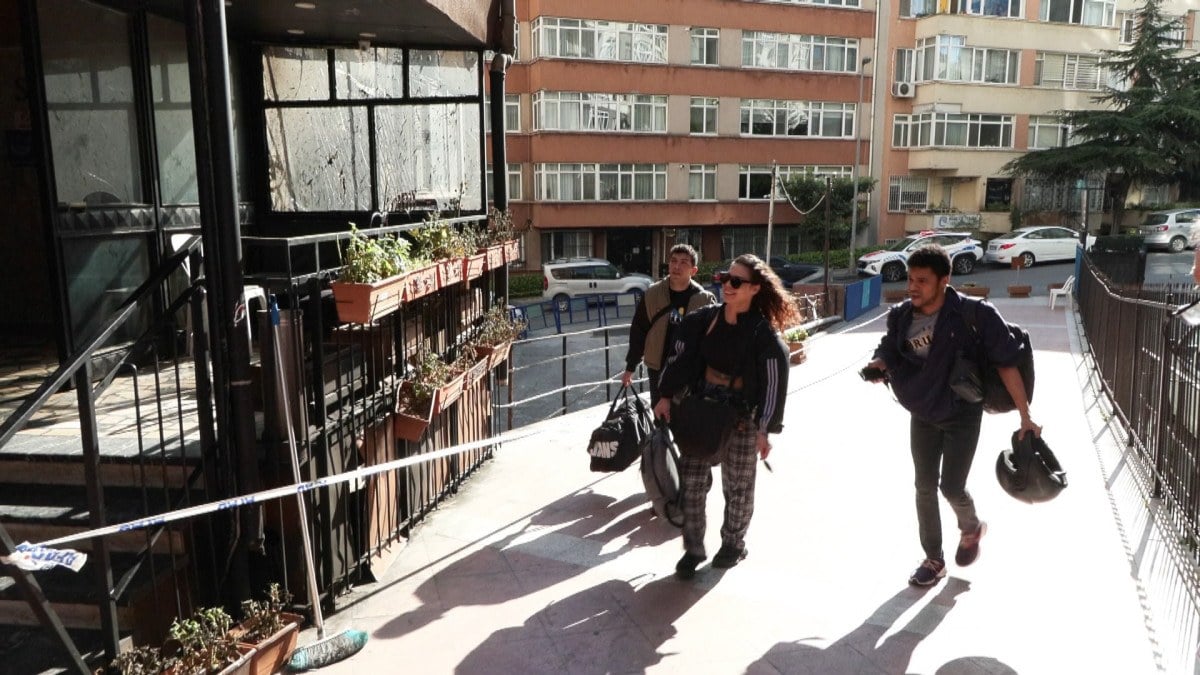 1712722033 236 Istanbul Besiktastaki yangin faciasinda hasar goren binaya giris izni verildi
