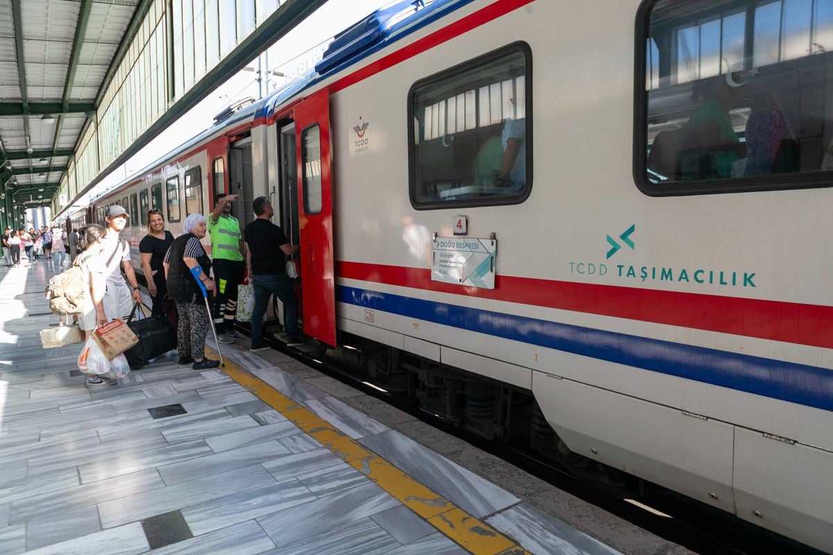 1712878987 926 Yeni turistik trenlerin yola cikacagi tarih belli oldu Ankaradan Tatvana