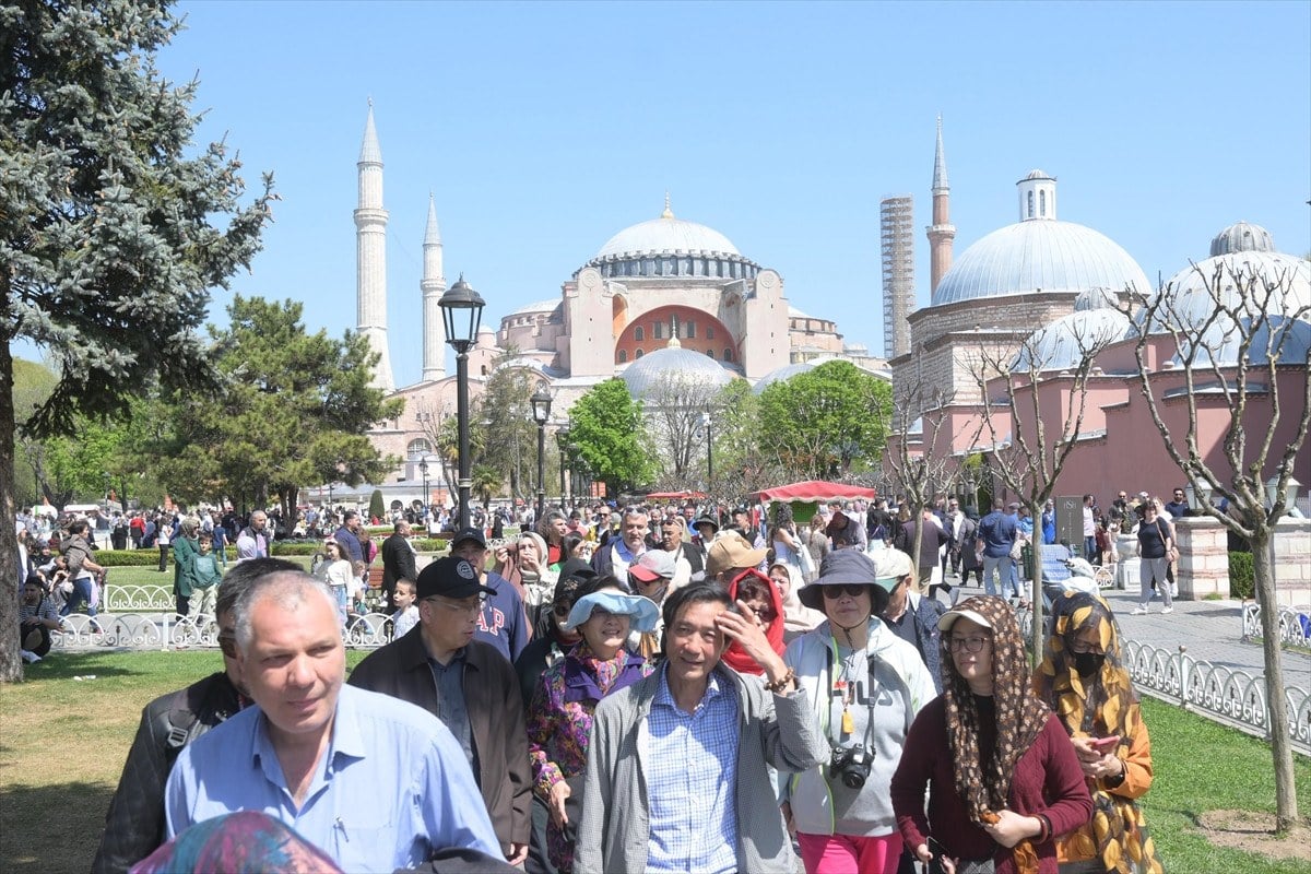 1713176741 790 Turkiyeye bu yil en fazla komsu ulkelerden turist geldi Ilk