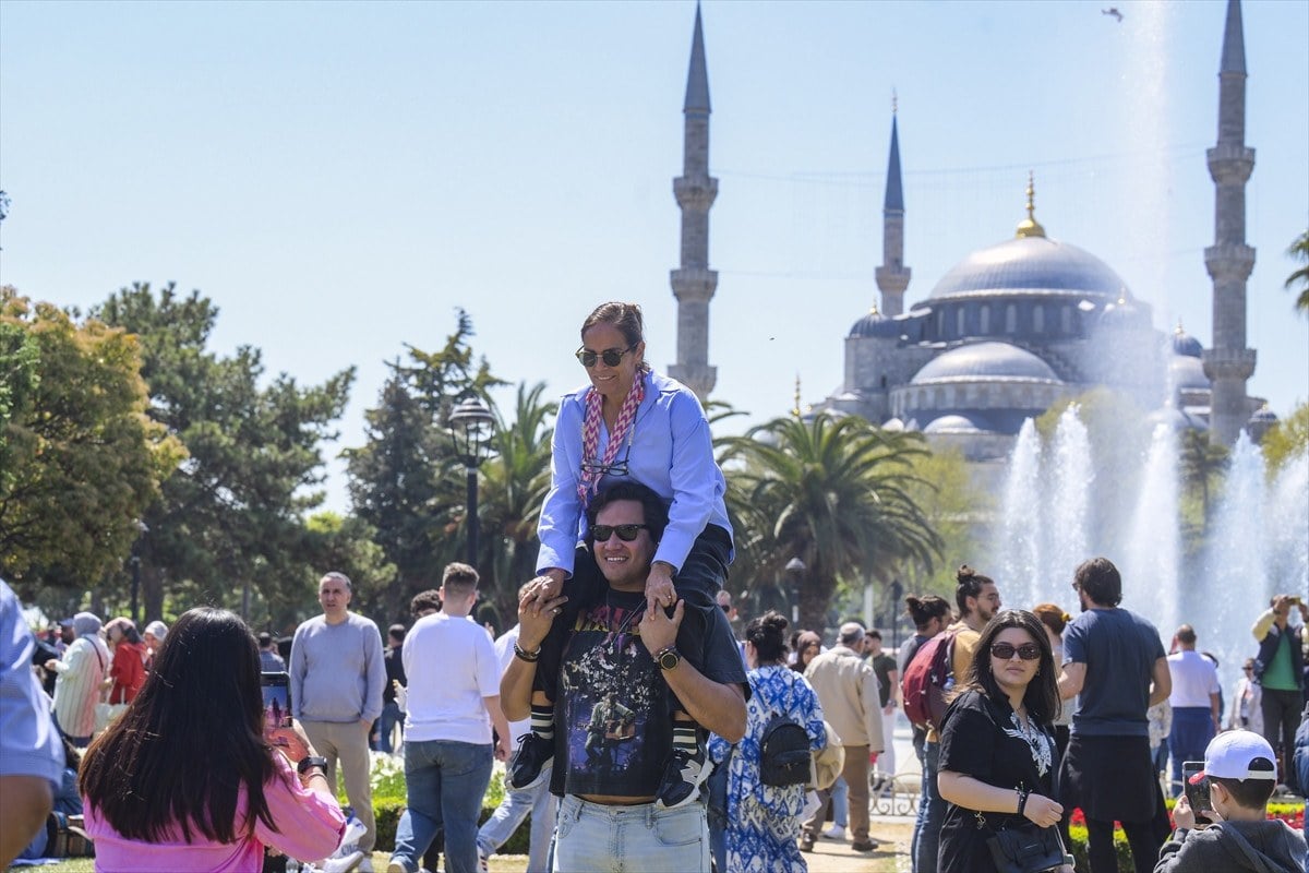 1713176741 956 Turkiyeye bu yil en fazla komsu ulkelerden turist geldi Ilk