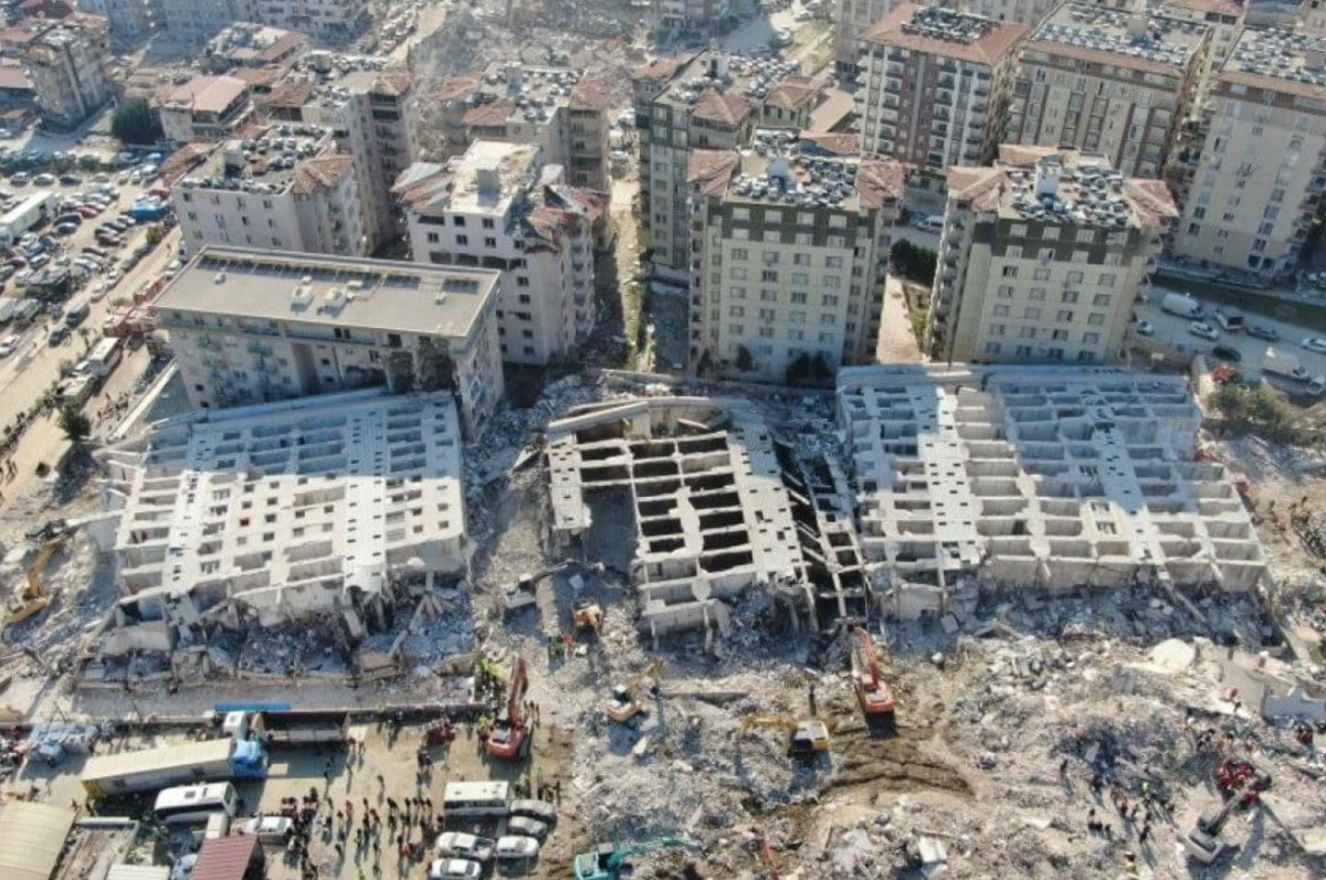 1713506302 555 Hatayda depremde yikilan Ronesans Rezidansin davasi basladi