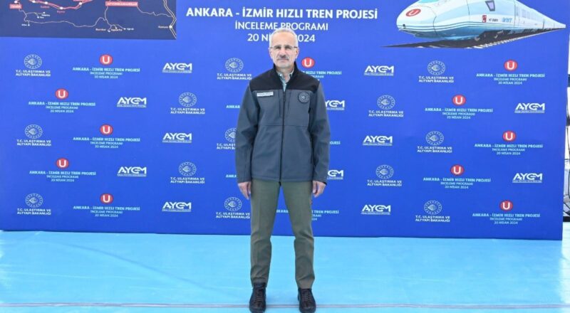 1713615891 Abdulkadir Uraloglu Ankara Izmir Hizli Tren projesini yerinde inceledi