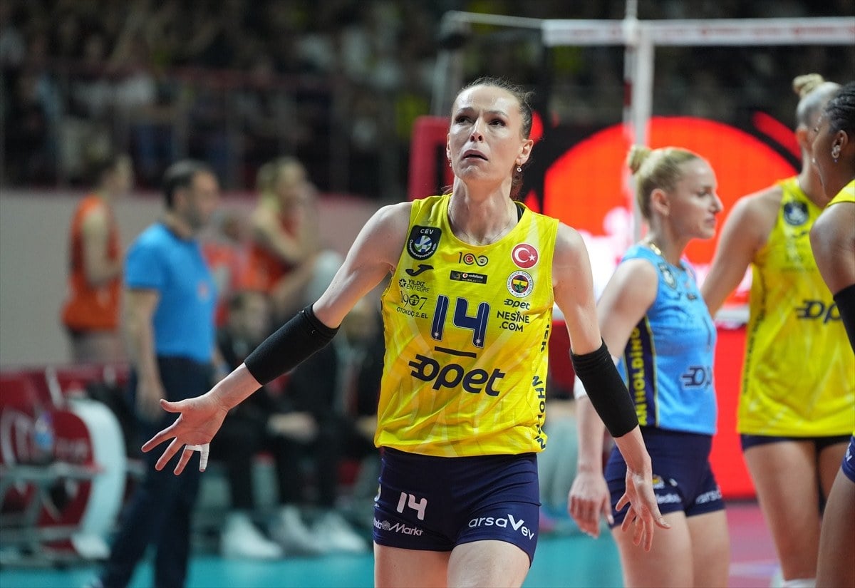 1713726765 533 Eczacibasini yenen Fenerbahce Sultanlar Ligi sampiyonu oldu