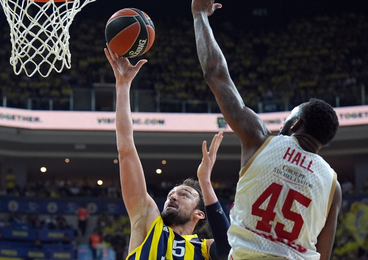 1714751663 979 Fenerbahce Monacoyu maglup etti