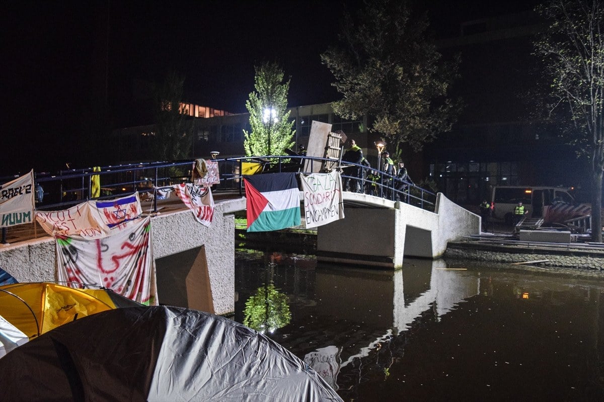 1715065587 264 Amsterdam Universitesindeki Filistine destek gosterisine polis mudahalesi